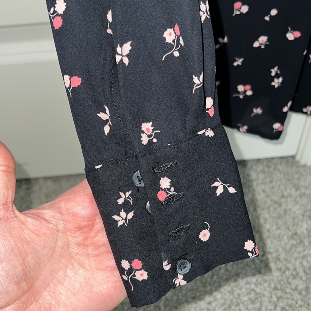 ANN TAYLOR FLORAL TOP - Picture 5 of 5